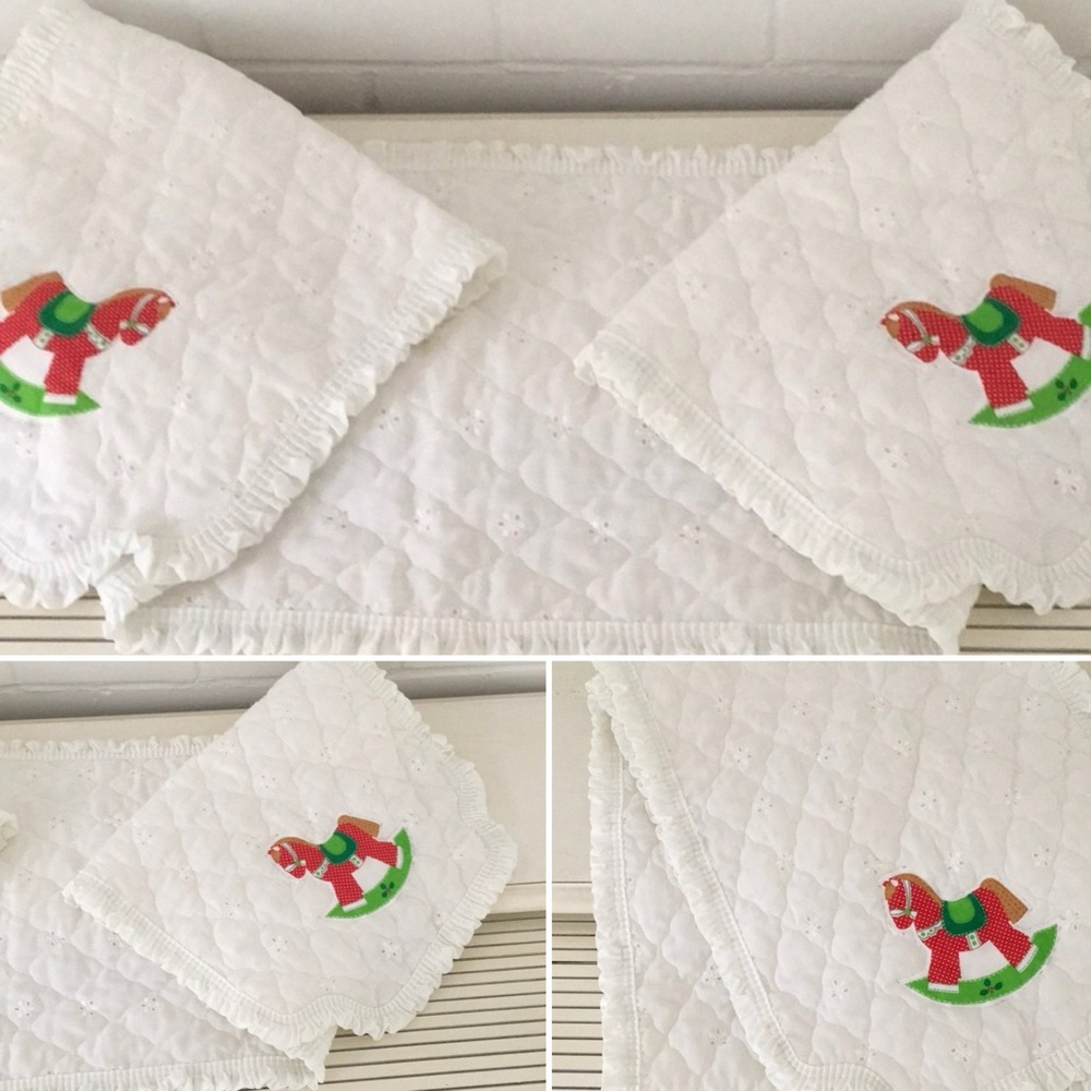 Vintage Diamond Stitch Eyelet Rocking Horse Christmas Table Runner